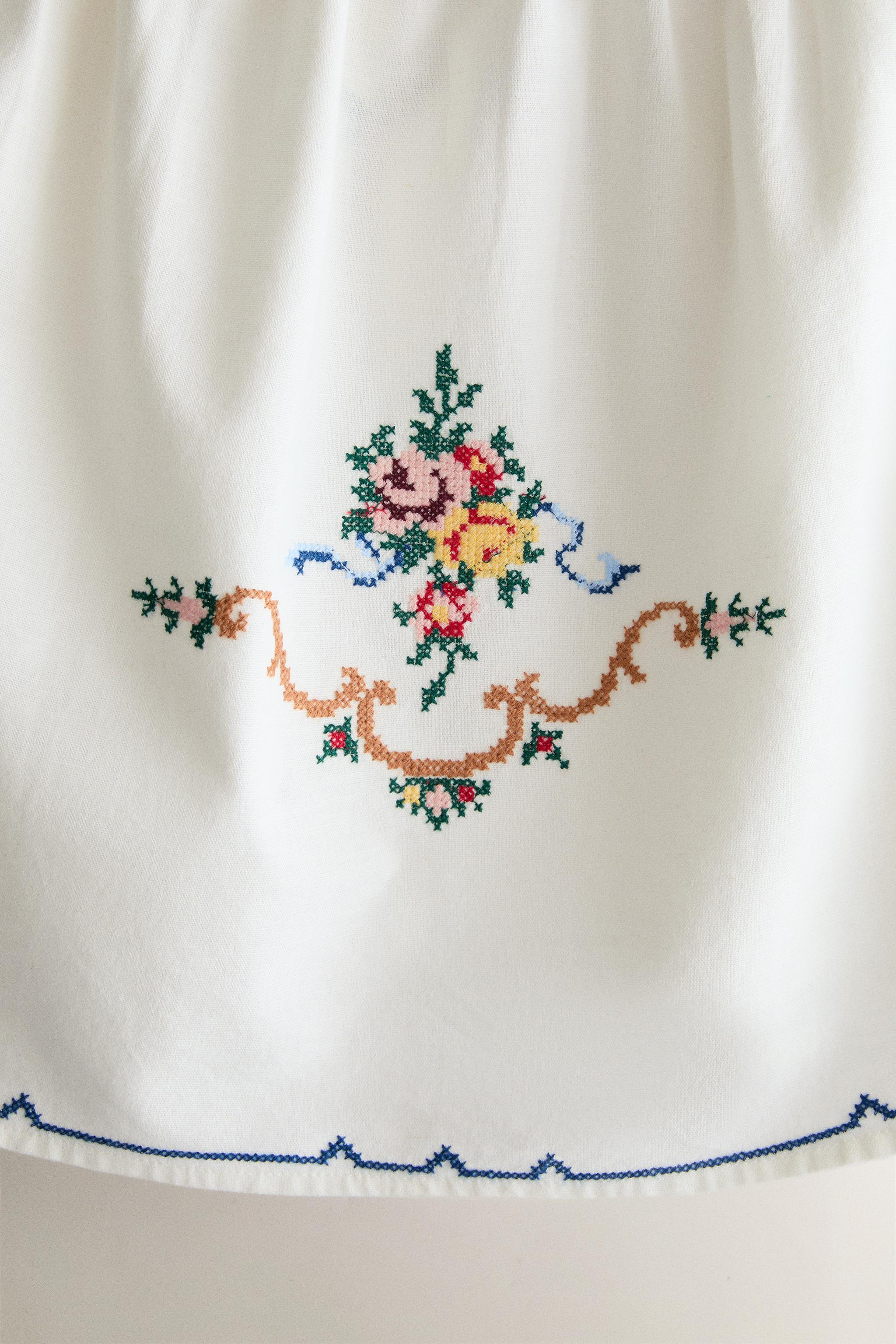 EMBROIDERED COTTON-LINEN TOP